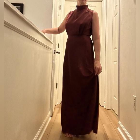 Lulus Dresses & Skirts - Beautiful long satin dress
